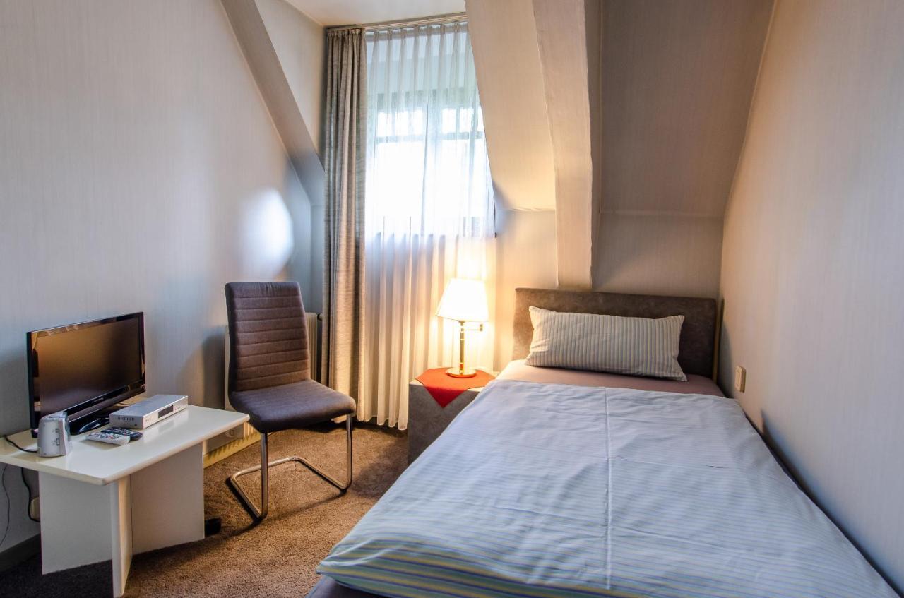 Hotel-Restaurant Ochsen Хаслах-им-Кинцигталь Экстерьер фото