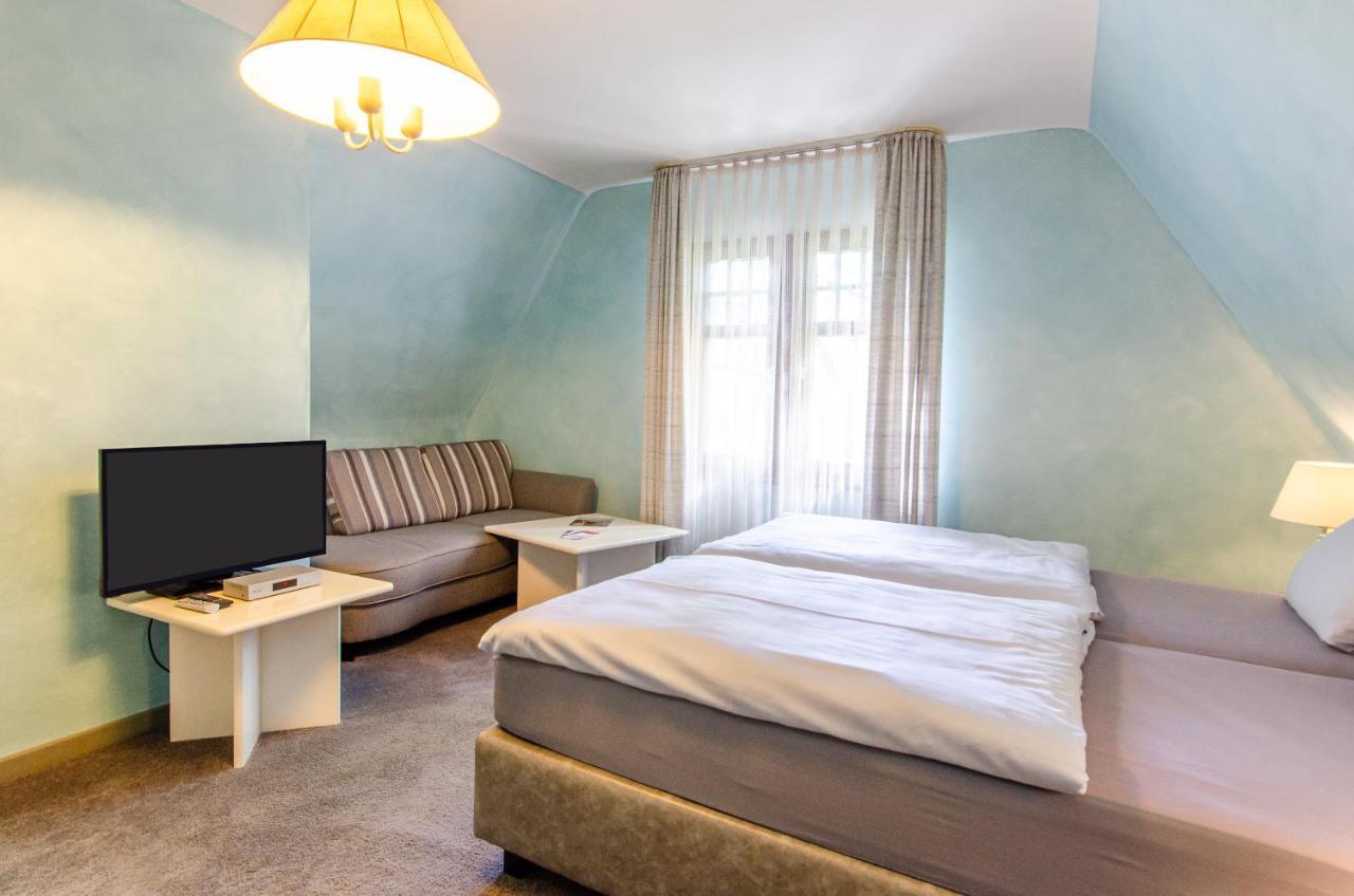 Hotel-Restaurant Ochsen Хаслах-им-Кинцигталь Экстерьер фото